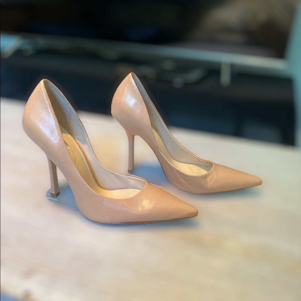 Guess Carrie heel. Worn once. ❤️